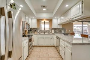 Lake Havasu Vacation Rental 5 Mi to London Bridge!