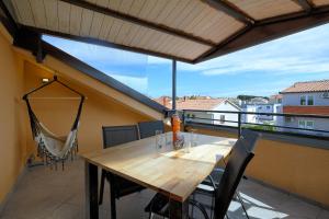 Apartments Ari and Bonnie - cozy with roof terrace