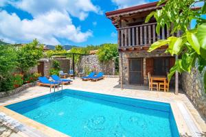 Havuzu korunaklı 2+1 taş villa