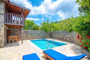 Havuzu korunaklı 2+1 taş villa