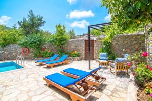 Havuzu korunaklı 2+1 taş villa