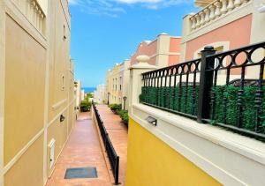 Enjoy 1 BR Palm Mar next to pool by Aqua Vista Tenerife