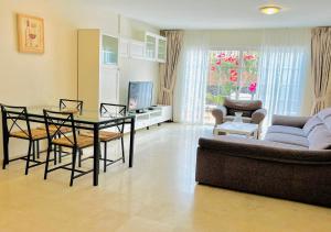 Sunny Palm Mar Apartment with Pool & Terrace Near Beach WiFi BY Aqua Vista Tenerife