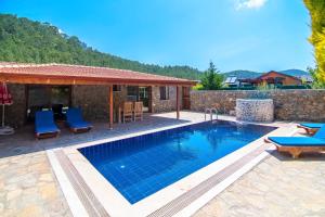 2+1 İç ve dış jakuzili villa