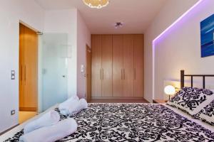 Artemis: Luxurious home