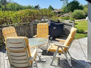 4 person holiday home in GRUNDSUND