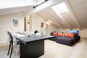 Asinelli Luxury Apartment