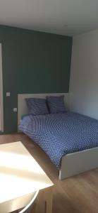 Appartements studio tout equipe : photos des chambres