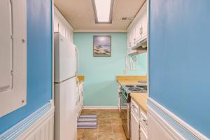 Private Pool-View Balcony Myrtle Beach Condo!