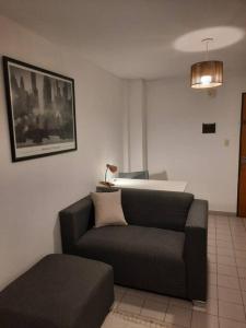 DEPARTAMENTO CÉNTRICO, a METROS de la UNIVERSIDAD, 3 PERSONAS, GARAJE AUTO CHICO