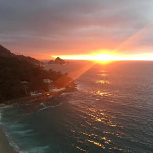 Ocean Front Penthouse Newly Renovated, Sleeps 6, Casa Agua, Girasol