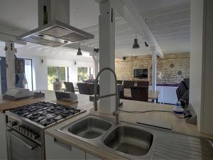 Maisons de vacances Inviting holiday home in Gourdon with terrace : photos des chambres