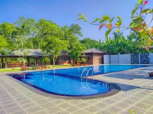 Doola River Edge - Sinuggala