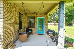 Verb - Arcades, Grill, Gym, Piano, Pong, & Beach!