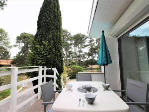 Magnifique villa lumineuse rénovée avec piscine chauffée, terrasses et jardin - FR-1-736-3