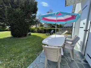 Maisons de vacances Maison Jullouville, 5 pieces, 8 personnes - FR-1-361-495 : Maison de Vacances