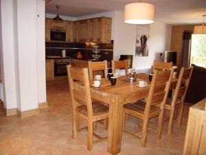 Appartement 8 personnes, piscine, wifi, 4 ch, parking - FR-1-733-123