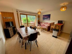 Charmant T2 + cabine avec balcon orienté sud à Saint-Jean-de-Sixt, proche de La Clusaz - FR-1-459-209