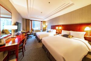 DELUXE FAMILY TWIN-135 KITCHEN&BAR Unlimited Wine Dinner Buffet for 2pax