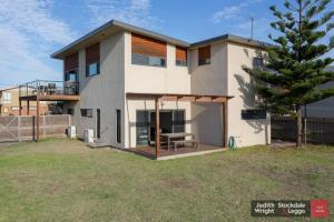 Luxury Two-Family Stay with Linen Included