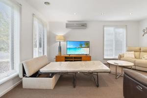 Retreat on Gairloch I Geelong River Hideaway