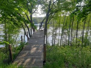 Domek nad jeziorem Gowidlińskim