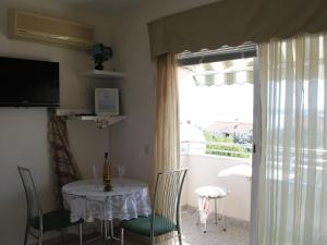 Cozy apartment in Zadar - Kozino, with sea views near the beach