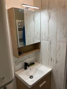 Appartement Cosy à 300m de la Mer Cosy flat at 300m from the sea