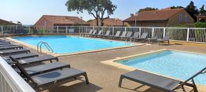 Maisons de vacances Holidayland Residence Beau Soleil villa 5 couchages avec piscine : photos des chambres