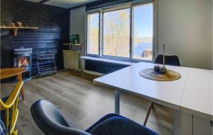 3 Bedroom Stunning Home In Fristad