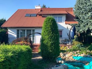 Willa 250 M z basenem, jacuzzi, ogrodem , tarasem oraz 2 hektary sadu , kominek i inne atrakcje