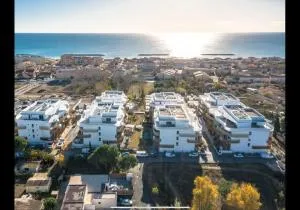 T2 neuf + piscine, 5 mn à pied des plages - 塞里尼昂