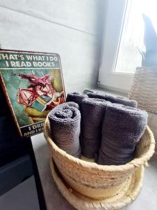 Spacious 5bed house, FREE parking, NO PARTY !