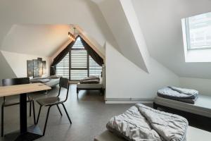 Quadruple Room with Private Bathroom room in Auberge de Jeunesse de Charleroi Youth Hostel