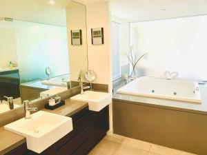 Tropical Retreat - Poolside Swimout - Ground Floor - Sea Temple Resort & Spa Port Douglas