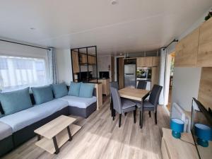 Campings Mobil-home 2023 RapidHome Panorama 3 chambres 6 velos lave-vaisselle 2 piscines couvertes : photos des chambres