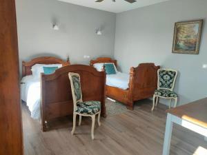 B&B / Chambres d'hotes L'ancienne Gendarmerie : photos des chambres