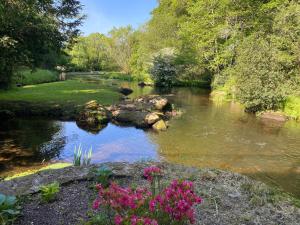 Hotels Les Moulins Du Duc ECOLODGE : photos des chambres