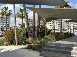 Appartement à Fréjus avec terrasse et ménage inclus - FR-1-226A-66