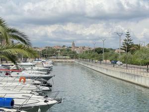 Appartement à Fréjus avec terrasse et ménage inclus - FR-1-226A-66