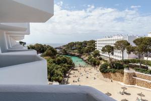 Junior Suite Sea View  room in AluaSoul Mallorca Resort - Adults only