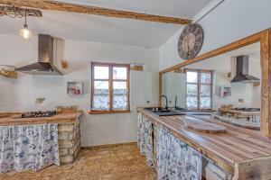 Rustic Home Izabel - Happy Rentals
