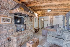 Rustic Home Izabel - Happy Rentals