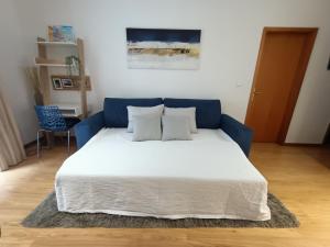 Modern 1br for 4 - Great for long stays, 10 min to attractions