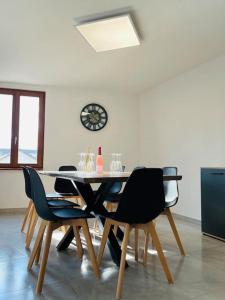 Appartements Gite du Charme - atypique et chaleureux : photos des chambres
