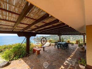 Enchanting Seaview Getaway img7
