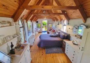 Studio on McLeod - Private Self-catering Apartment - Somerset West