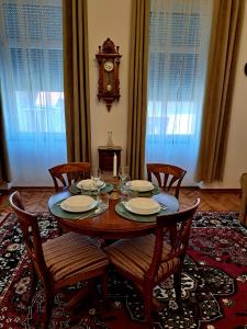Weisz Castle style Apartment-City Center-Free Private Parking,Wifi