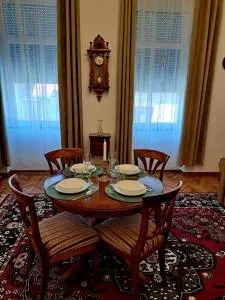 Weisz Castle style Apartment-City Center-Free Private Parking,Wifi,AC - Berea Weisz Castle style Apartment-City Center-Free Private Parking,Wifi,AC - Berea