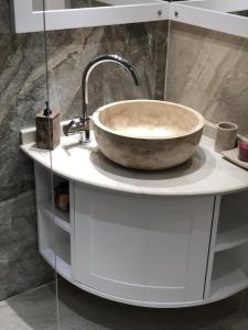 Villa Kirmizi Lale, Private Pool, Gardens, Very Close to Town - No Need for Taxi